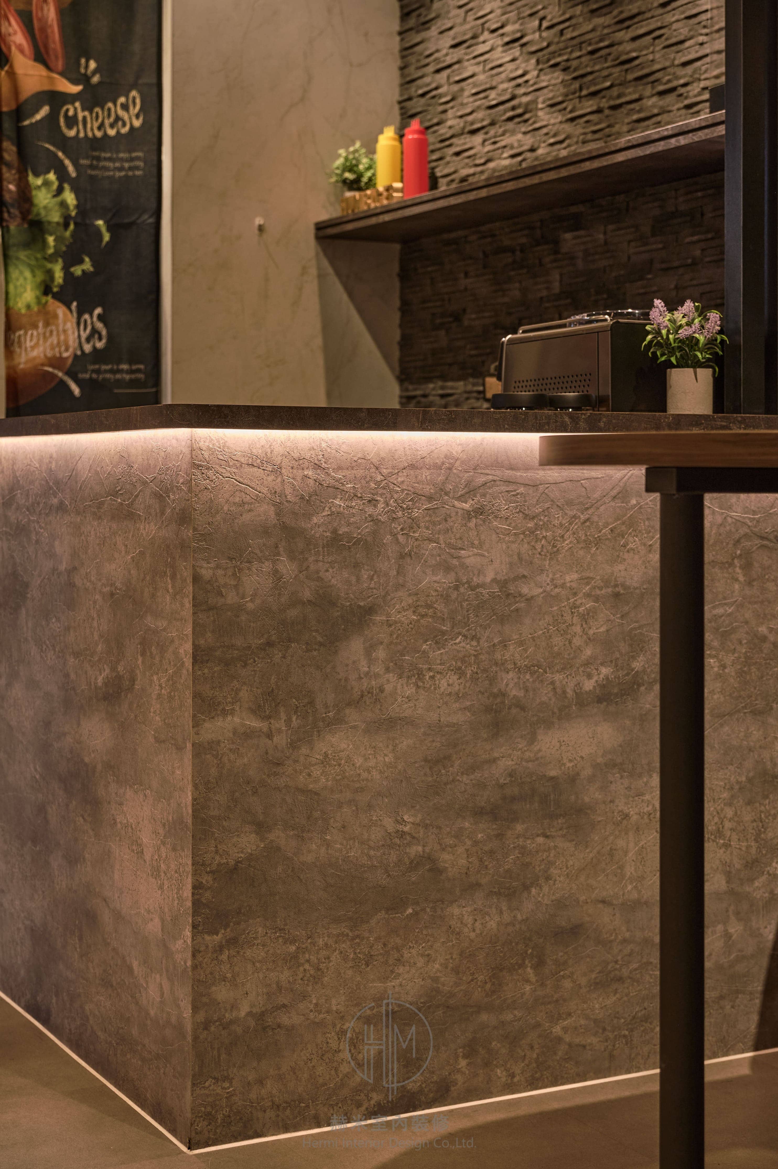 磨石子地板與不鏽鋼機能細節