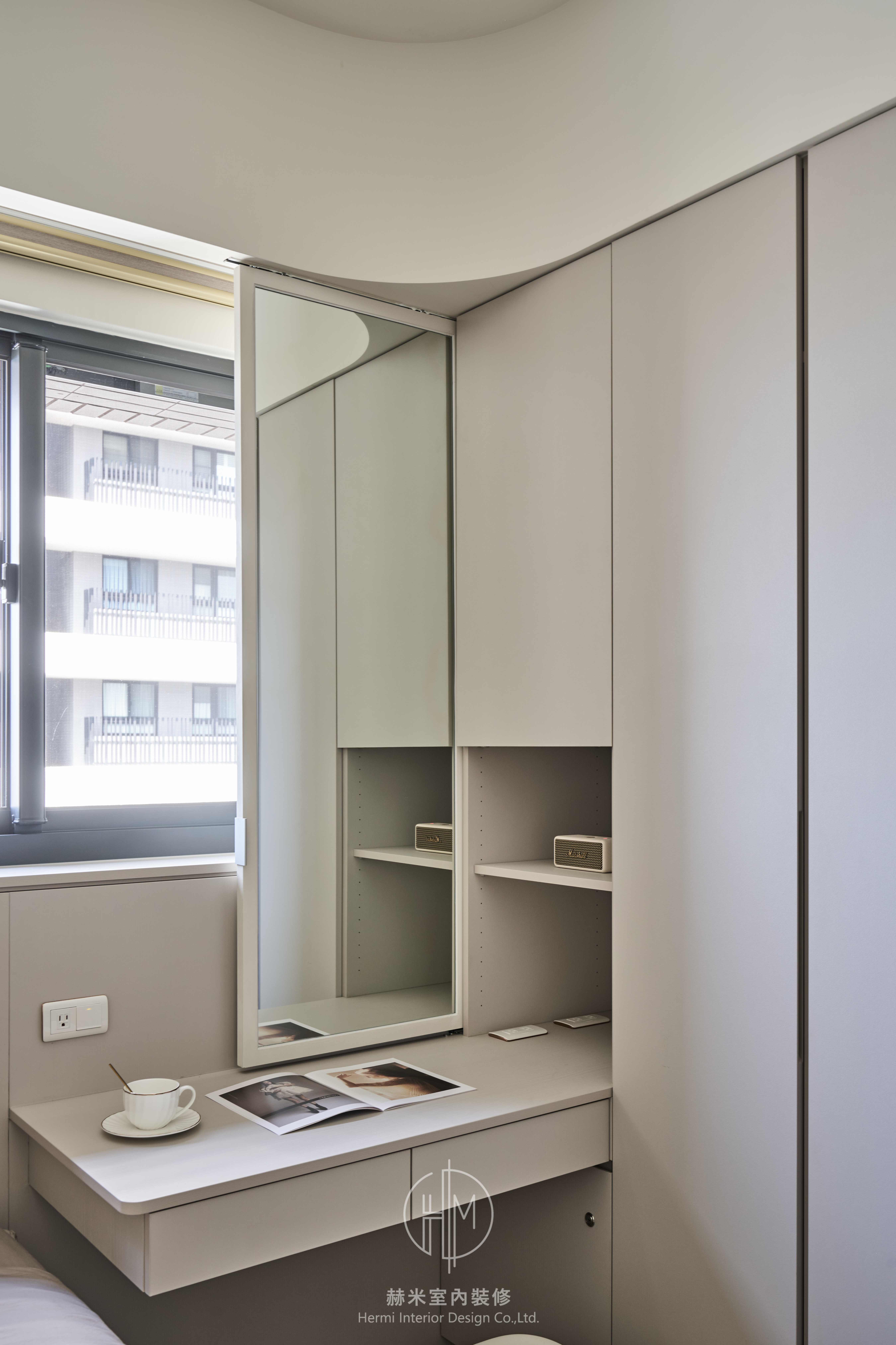 衣櫃與梳妝空間